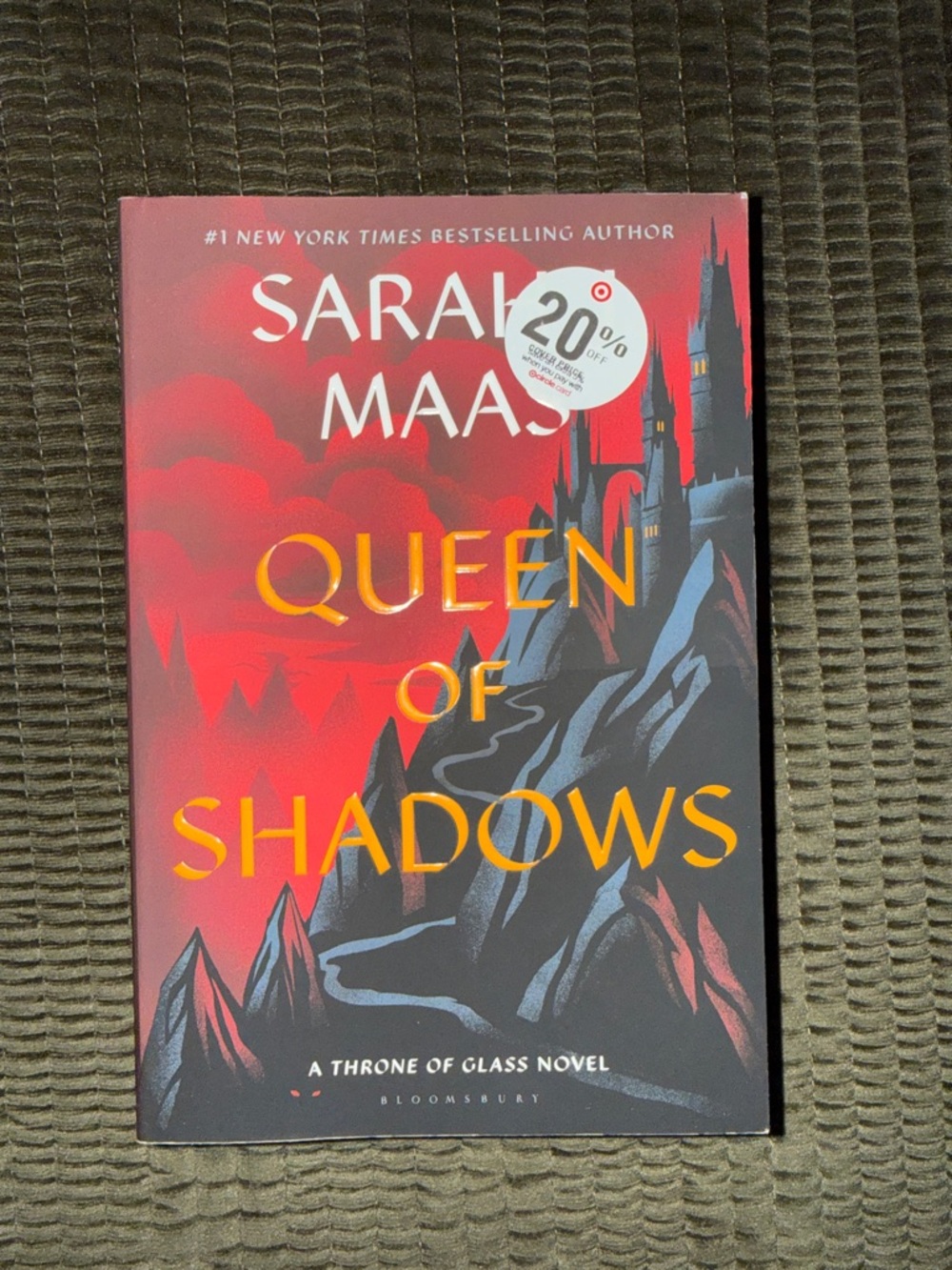 Chronicle Books Red and Black Queen of Shadows Paperback